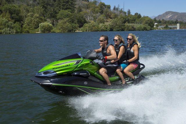  Jetski mit 3 Personen